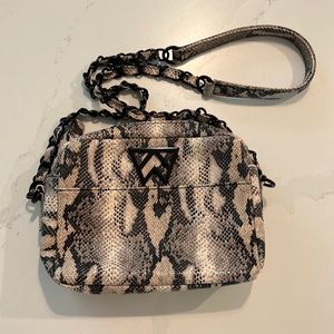 Kelly Wynne Mingle Mingle Mini crossbody